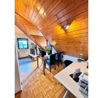 Zwei Zimmer-Dachgeschosswohnung teilsaniert 56 qm - Heddesheim