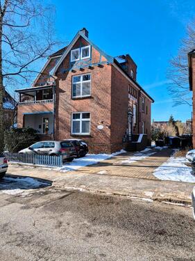 Foto - Große, helle Altbau-DG-Wohnung - 1.050,00&nbsp;EUR Kaltmiete, ca.&nbsp; 100,00&nbsp;m&sup2;