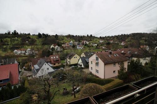 Foto - Modernisierte 4-Zimmer-Etagenwohnung mit Balkon und Einbauküche