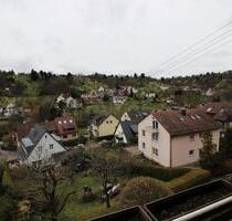 Modernisierte 4-Zimmer-Etagenwohnung mit Balkon und Einbauküche - Esslingen am Neckar Hegensberg Modernisierte 4-Zimmer-Etagenwohnung mit Balkon und Einbauküche - Esslingen am Neckar Hegensberg