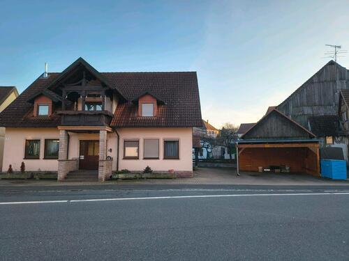 Foto - 5 Zimmerwohnung auf 2 Etagen - 850,00&nbsp;EUR Kaltmiete, ca.&nbsp; 130,00&nbsp;m&sup2;