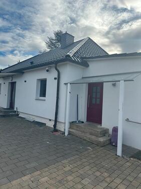 Foto - Haus zu vermieten - 1.200,00&nbsp;EUR Kaltmiete, ca.&nbsp; 140,00&nbsp;m&sup2;