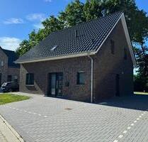 OHNE PROVISION Einfamilienhaus in Surwold, Neubau