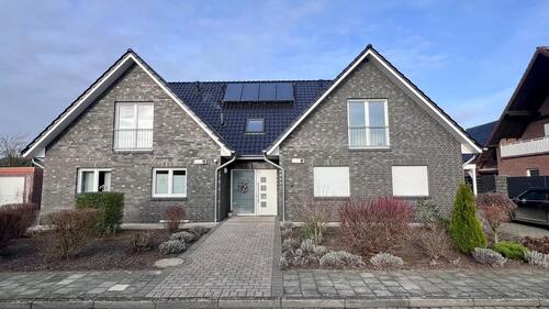 Foto - Moderne 3-Zimmer-Dachgeschosswohnung mit Carport & Einbauküche