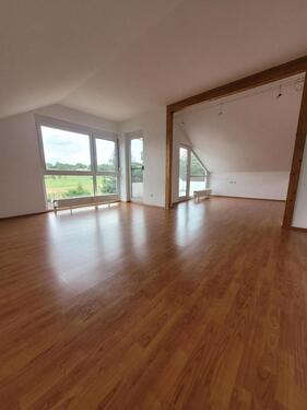 Foto - Schöne DG Wohnung mit Einzelgarage und Stellplatz