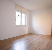 Dachgeschosswohnung 2 Etage - 800,00&nbsp;EUR Kaltmiete, ca.&nbsp; 95,00&nbsp;m&sup2; in Gütersloh (PLZ: 33330)