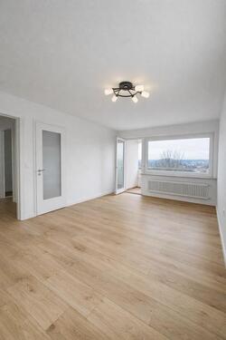 Foto - Kernsanierte 3-Zimmer-Wohnung mit Balkon Erstbezug