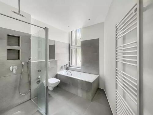 Foto - 4-Zimmer Altbauwohnung Kernsaniert Bezugsfrei von privat