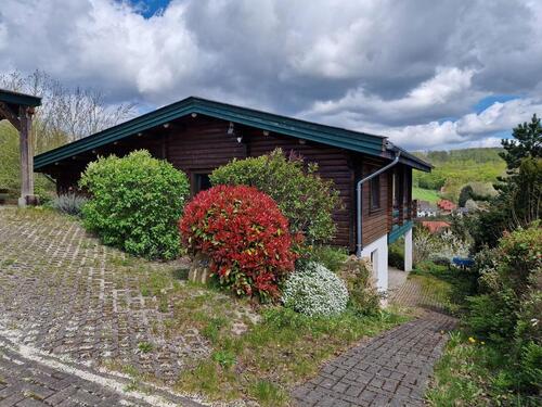 Foto - Freistehendes Haus mit Einliegerwohnung