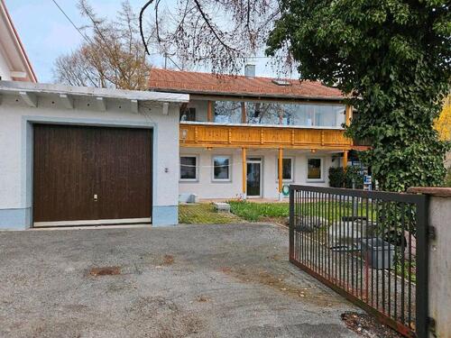 Foto - 3 ½ Zimmer-Erdgeschosswohnung, saniert, mit Terrasse und Garten