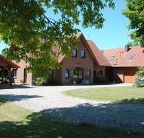 Landhaus mit Nebengebäuden in einmaliger Lage - Rosenow