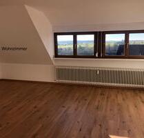 3 Zimmer DG Wohnung in 2 FMH Leo-Gebersheim - Leonberg