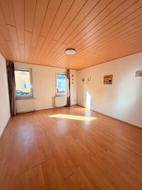 Foto - Zentral: 2-Zi-Wohnung Erdgeschoss mit EBK ab 15.04.