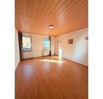 Zentral: 2-Zi-Wohnung Erdgeschoss mit EBK ab 15.04. - Tuttlingen