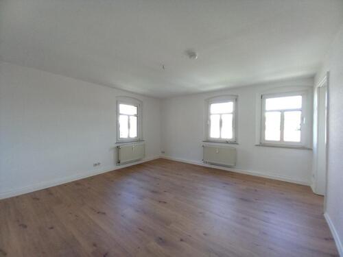 Foto - sanierte 2-Zimmer Wohnung in einem sehr gepflegten Mehrfamilienhaus in zentraler Lage, ab sofort!!