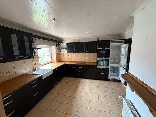 Foto - Wohnung 2 Balkone Kachelofen Einbauküche