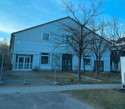 Foto - Flexibel nutzbare Lagerfläche & Büro -ab ca. 200 m²