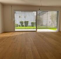 Neubau in Bestlage: 2-Zimmer Wohnung mit eigenem Garten & Garage - Pleidelsheim