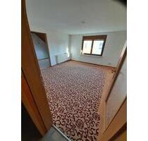 GEMÜTLICHE; SONNIGE3 RAUMWOHNUNG MIT BALKON - Crimmitschau