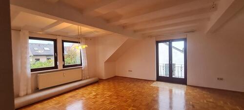 Foto - Helle 3-Zimmer Dachgeschosswohnung