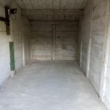 Foto - Vermiete eine Garage mit Licht & Strom in Flöha