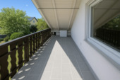 Foto - Frisch renovierte 3-Zimmer-Dachgeschosswohnung mit Balkon & St