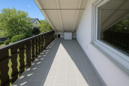 Foto - Frisch renovierte 3-Zimmer-Dachgeschosswohnung mit Balkon & St