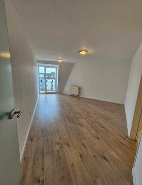 Foto - Helle 2-Zimmer-Dachgeschosswohnung mit Küche und Balkon