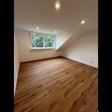 Foto - Sanierte 2-Zimmer-DG-Wohnung in Neuss Holzheim