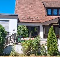 Außergewöhnliche Doppelhaushälfte in Nürnberg Eibach o. Provision