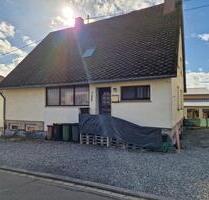 Geräumiges Einfamilienhaus am Ortsrand von Hundsangen