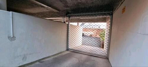 Foto - Eingezäunter Außen-Stellplatz in SB Am Homburg mit el. Rolltor