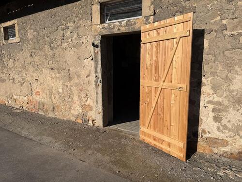 Foto - Lager,Garage,Halle,Lagerhalle,Abstellraum,Lagerraum,Immobiele,Gewölbe,Stellplatz,mieten,Grundstück,Gewerbe,Bau,Holz,Lagerplatz,Lagerfläche,Scheune