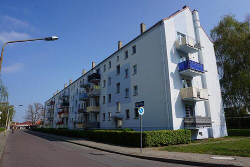 Foto - Frisch saniert und clever geschnitten - 6-Zimmer-Wohnung mit Balkonen in Löderburg