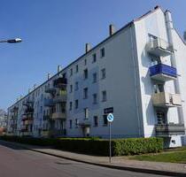 Frisch saniert und clever geschnitten - 6-Zimmer-Wohnung mit Balkonen in Löderburg - Staßfurt