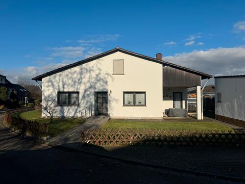 Foto - Einfamilienhaus mit Garten und Garage zu vermieten