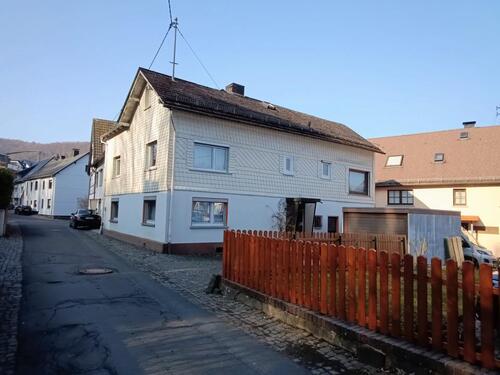 Foto - Charmantes Haus mit Ausbaupotenzial in Niederdresselndorf