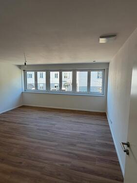 Foto - Kernsanierte 2-Zimmer Wohnung - 900,00&nbsp;EUR Kaltmiete, ca.&nbsp; 52,00&nbsp;m&sup2;