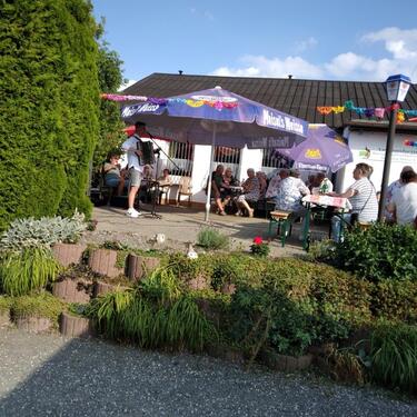 Foto - Uns kann man zu Feierlichkeiten mieten