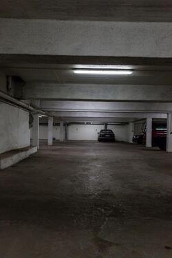 Foto - Tiefgaragenstellplatz - 100,00&nbsp;EUR Miete,