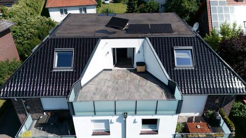 Foto - Moderne Dachgeschosswohnung mit großer Sonnenterrasse