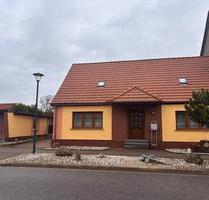 Einfamilienhaus mit großem Grundstück, Werkstatt und Partyraum - Gommern Ladeburg