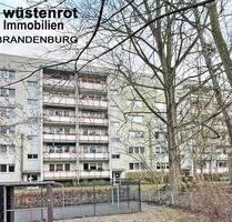 MIT EINBAUKÜCHE: VIER-RAUM-WOHNUNG IN NB-SÜD MIT GROSSEM BALKON UND KELLERRAUM IN SCHÖNER RANDLAGE - Neubrandenburg