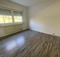 Geräumige 3-Zimmer-Erdgeschosswohnung mit Balkon und Waldblick in Gera