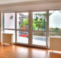 Plauen-Neundorf! Sehr schöne 3 Zimmerwohnung mit EBK, Stellplatz & Balkon!