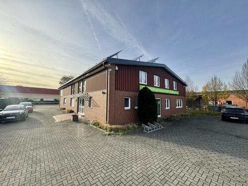 Foto - Gepflegte Gewerbehalle mit vielfältiger Nutzungsmöglichkeit