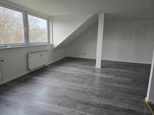 Foto - Teilsanierte 2,5 Ramwohnung ab sofort zu vermieten