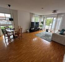 HelleFreundliche 2-Zim. Wohnung - Balkon&Tiefgarage Bad Aibling