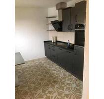 Schöne 3-Zimmer-Wohnung mit Balkon, EBK und 2 Stellplätzen - Schlangenbad