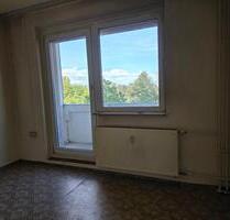 Biete hier eine 2-Raumwohnung mit Balkon, Stellplatz und Keller - Bernstadt auf dem Eigen